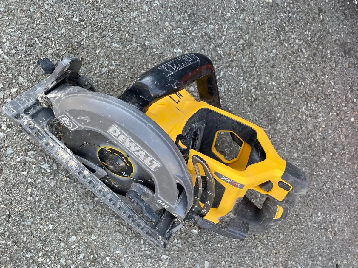 Dewalt circular saw - Image 1