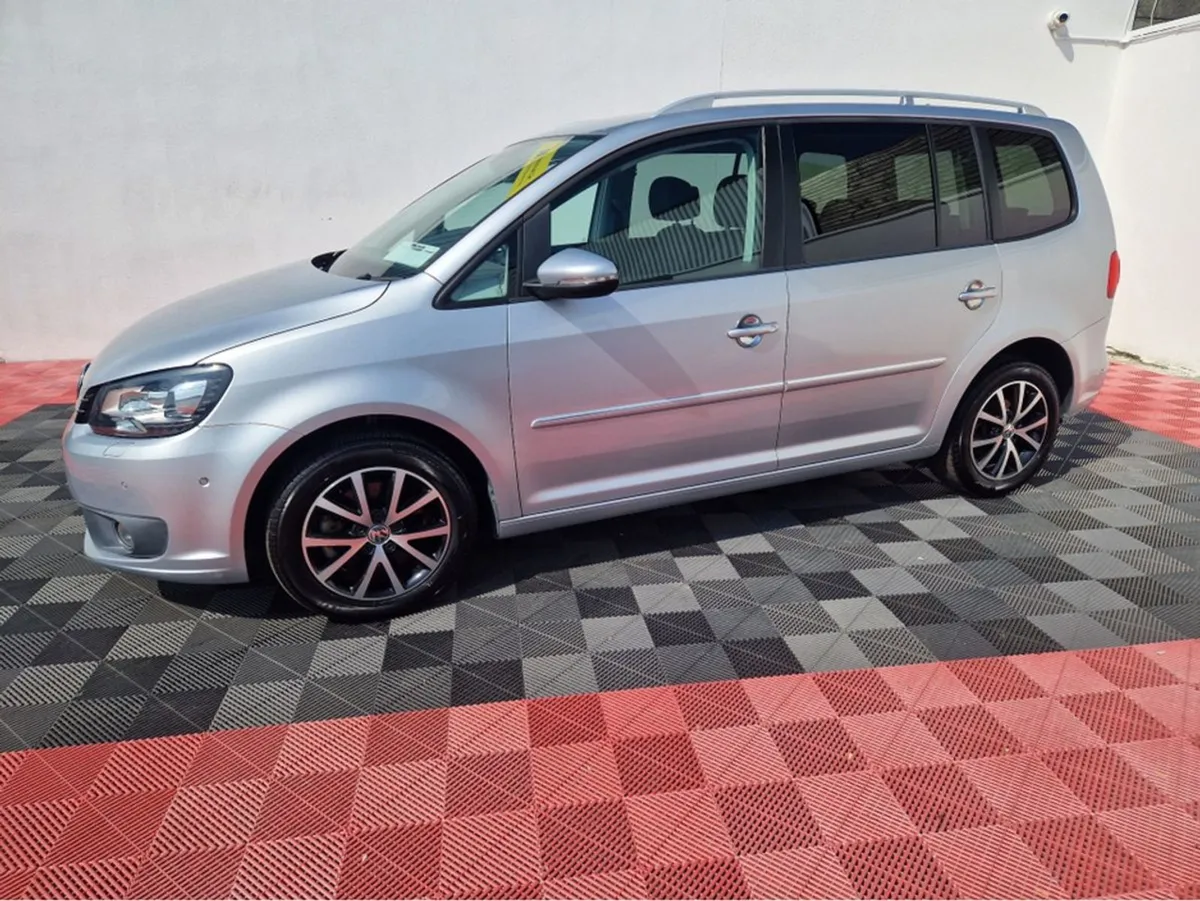 Volkswagen Touran Highline 1.4 Petrol Automatic 7 - Image 3