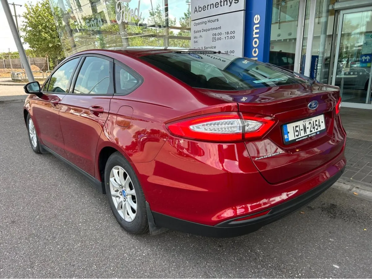 Ford Mondeo 5 Door Style 1.6 D 115PS 4DR - Image 4
