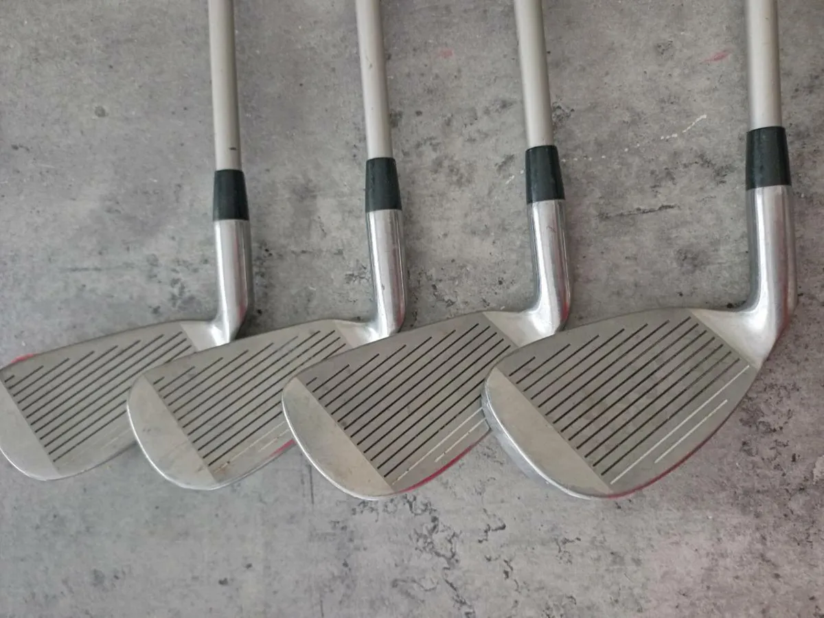 Dunlop Golf irons. Right handed clubs. - Image 3