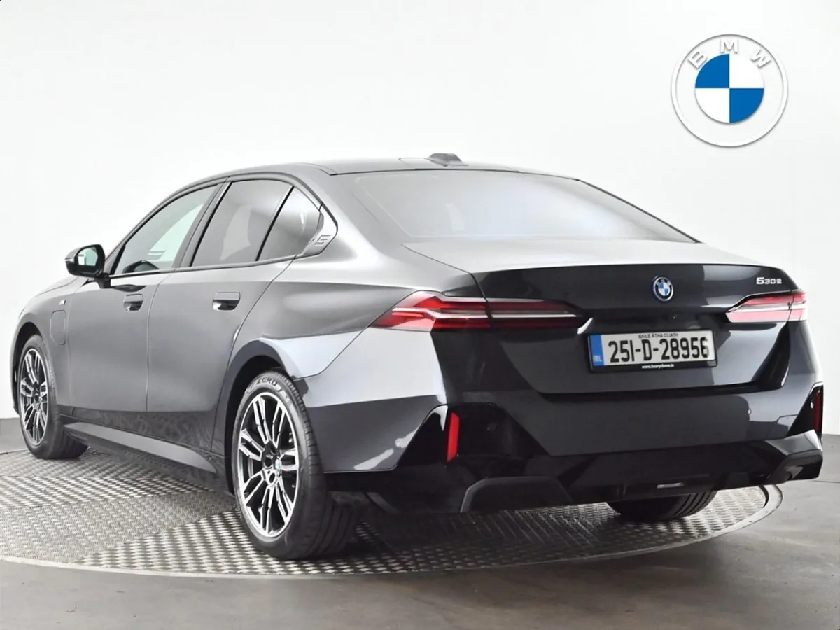 BMW 5 Series 530e M Sport Saloon - Image 2