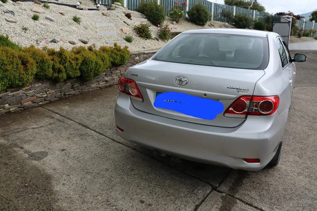 Toyota Corolla 2011 - Image 1