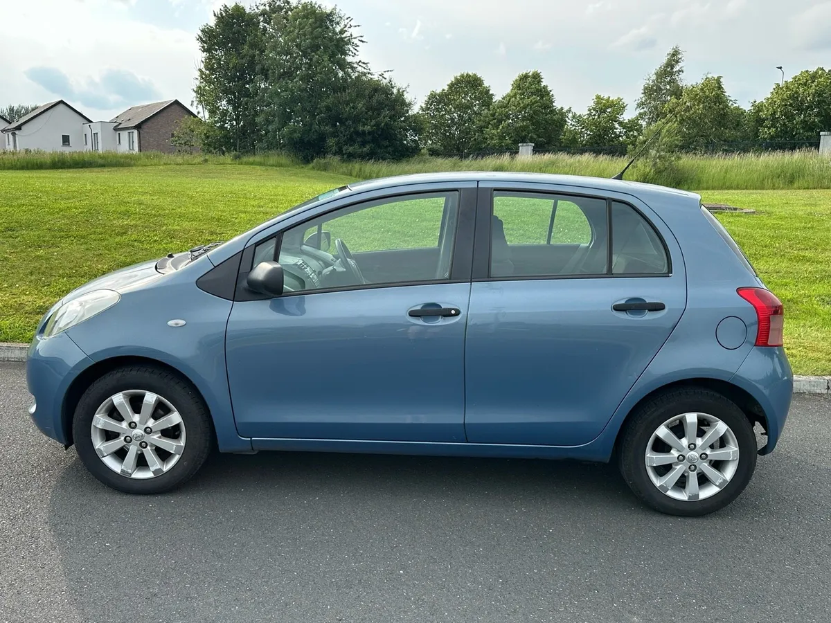 Toyota Yaris 1.0 NEW NCT & TAX - Image 2