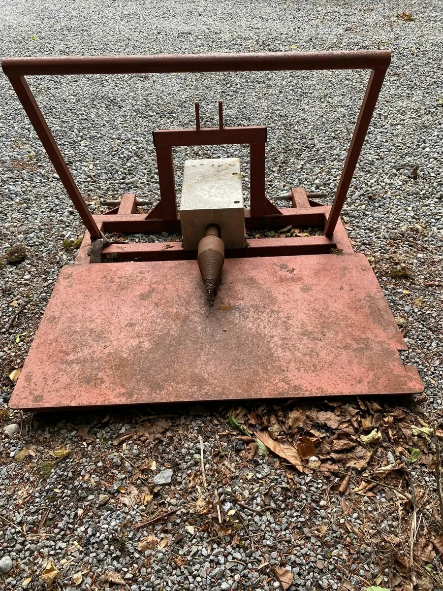 Log Splitter/Screw Splitter for Tractor - Image 1