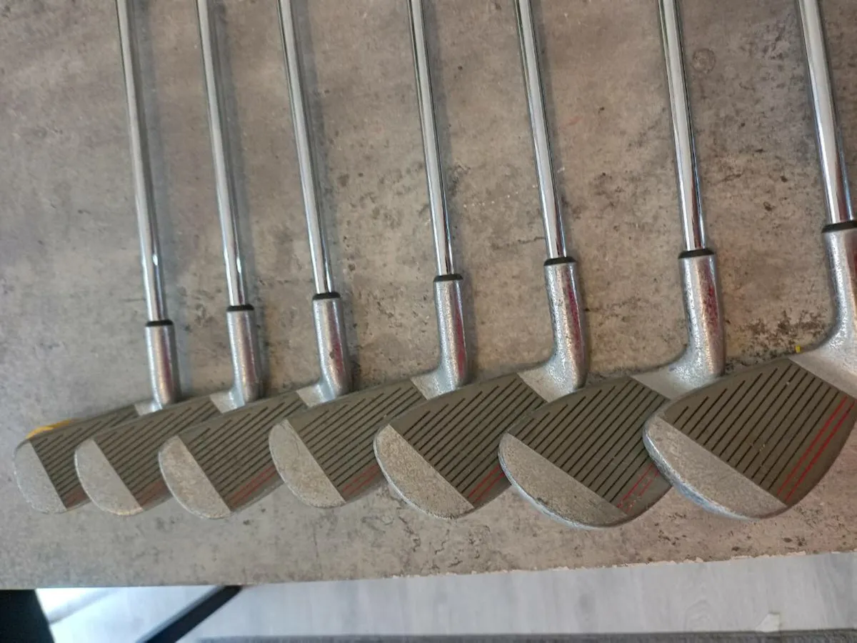 Howson golf irons. Right handed clubs. - Image 3