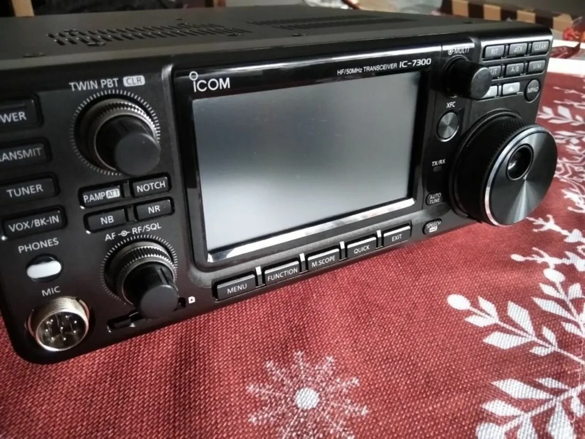 ICOM IC7300 - Image 4