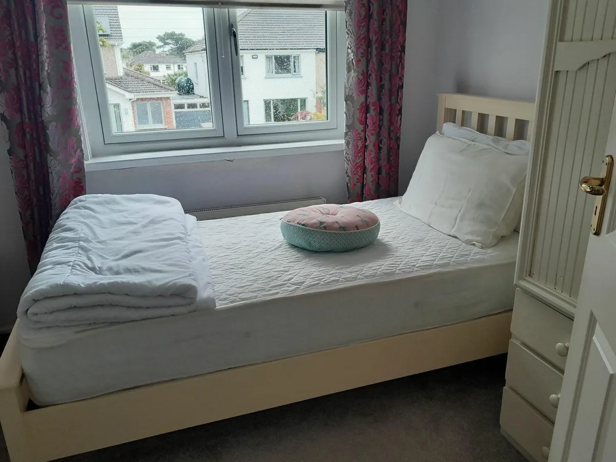Monday price madness as bed must go - Image 1