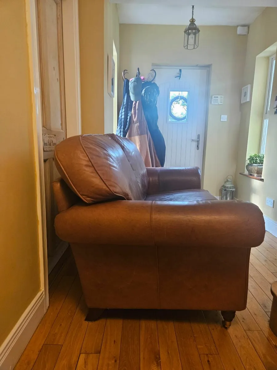 Couch - Image 2