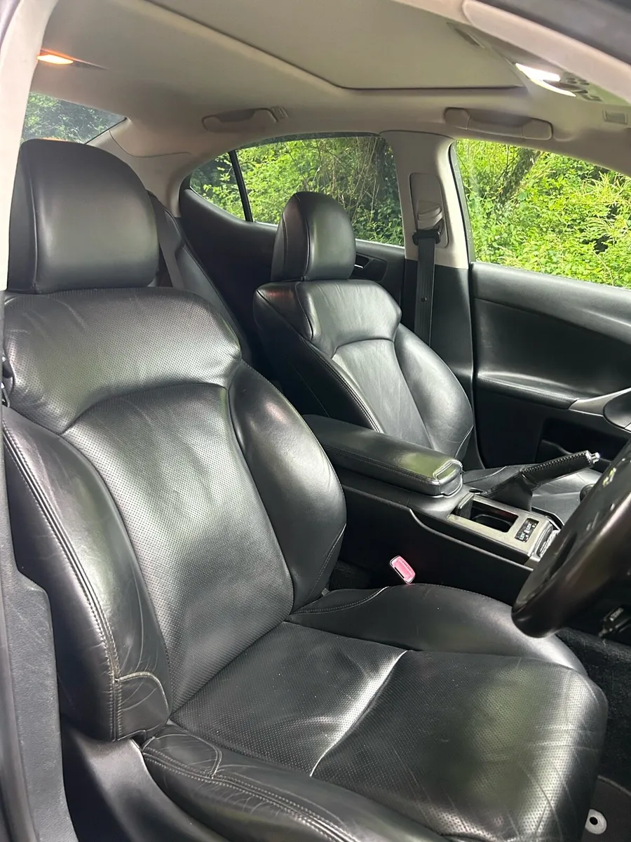 Lexus 250 - Image 4