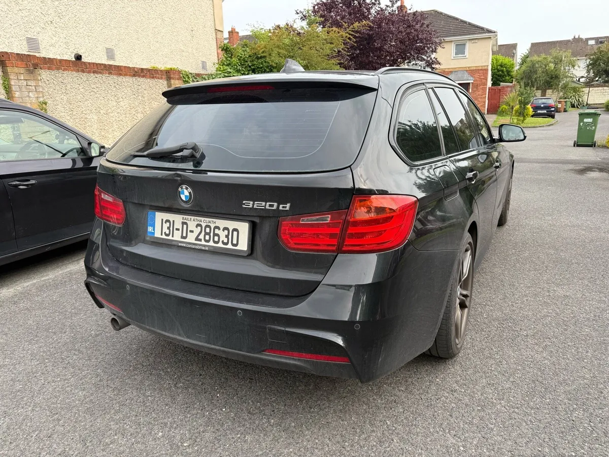 BMW 3-SERIES ESTATE *M-SPORT*RED LEATHER* - Image 2