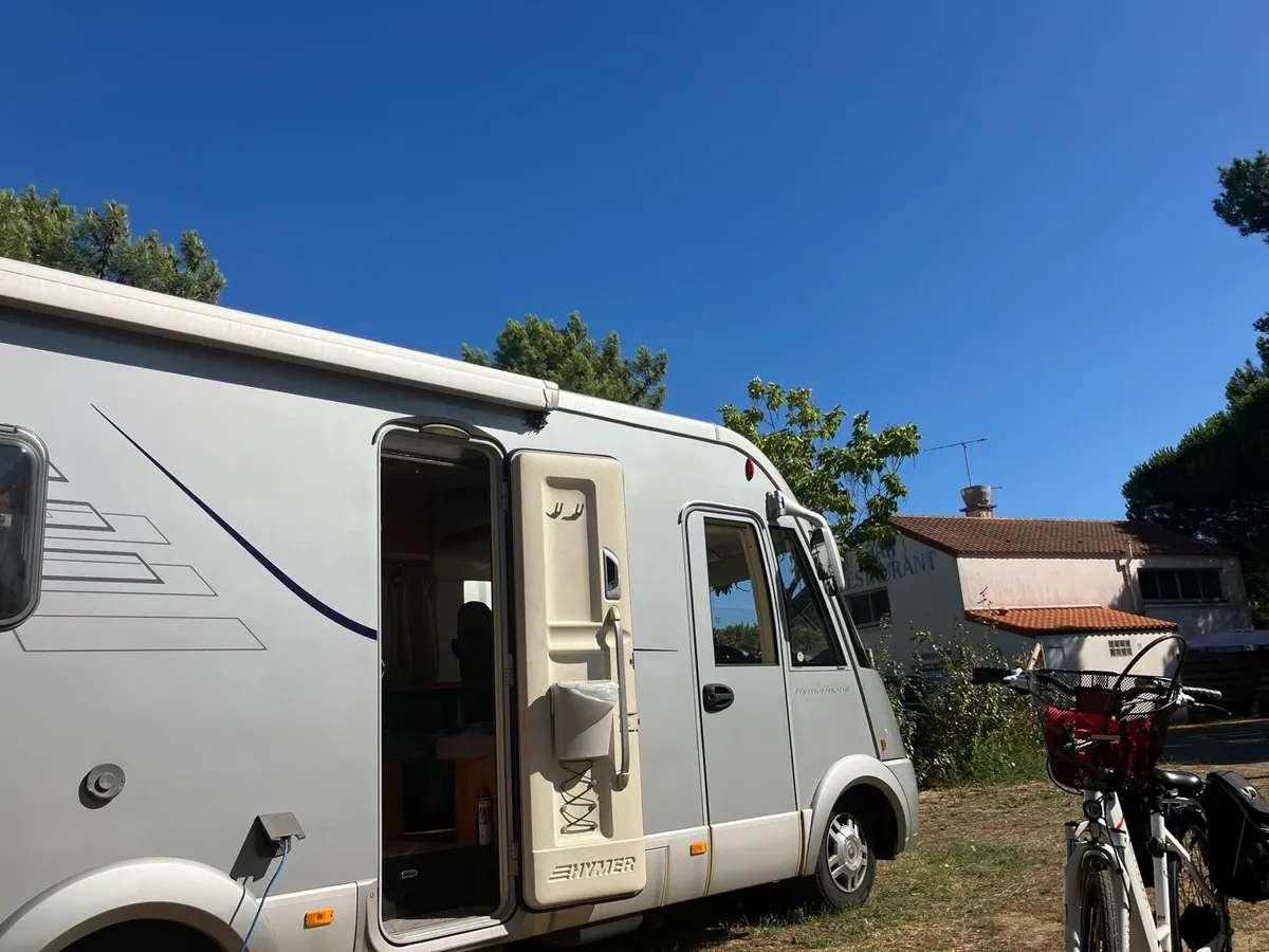 HYMER Camper van, 4 berth - Image 1
