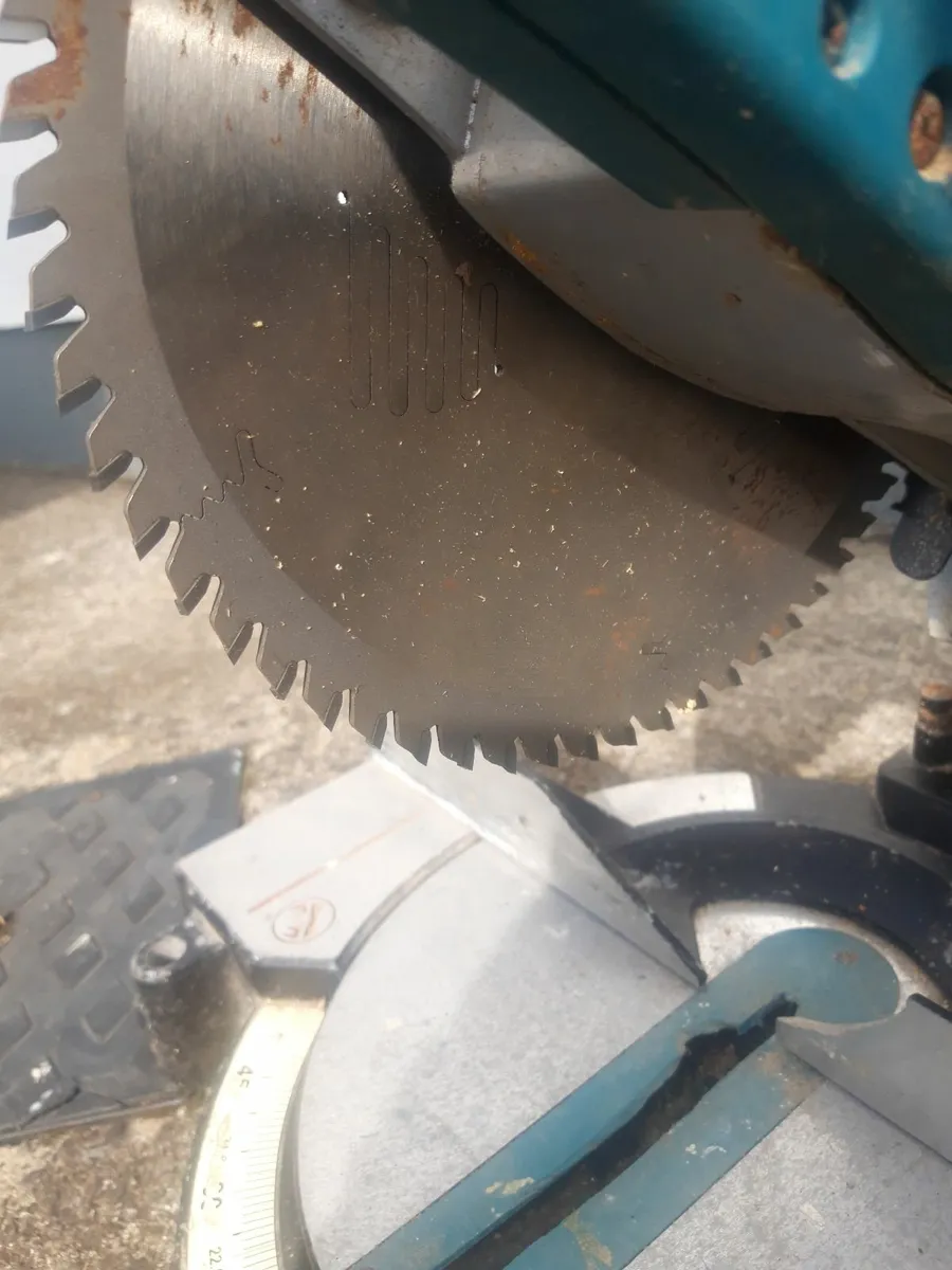 Makita Chop Saw 250mm - Image 4