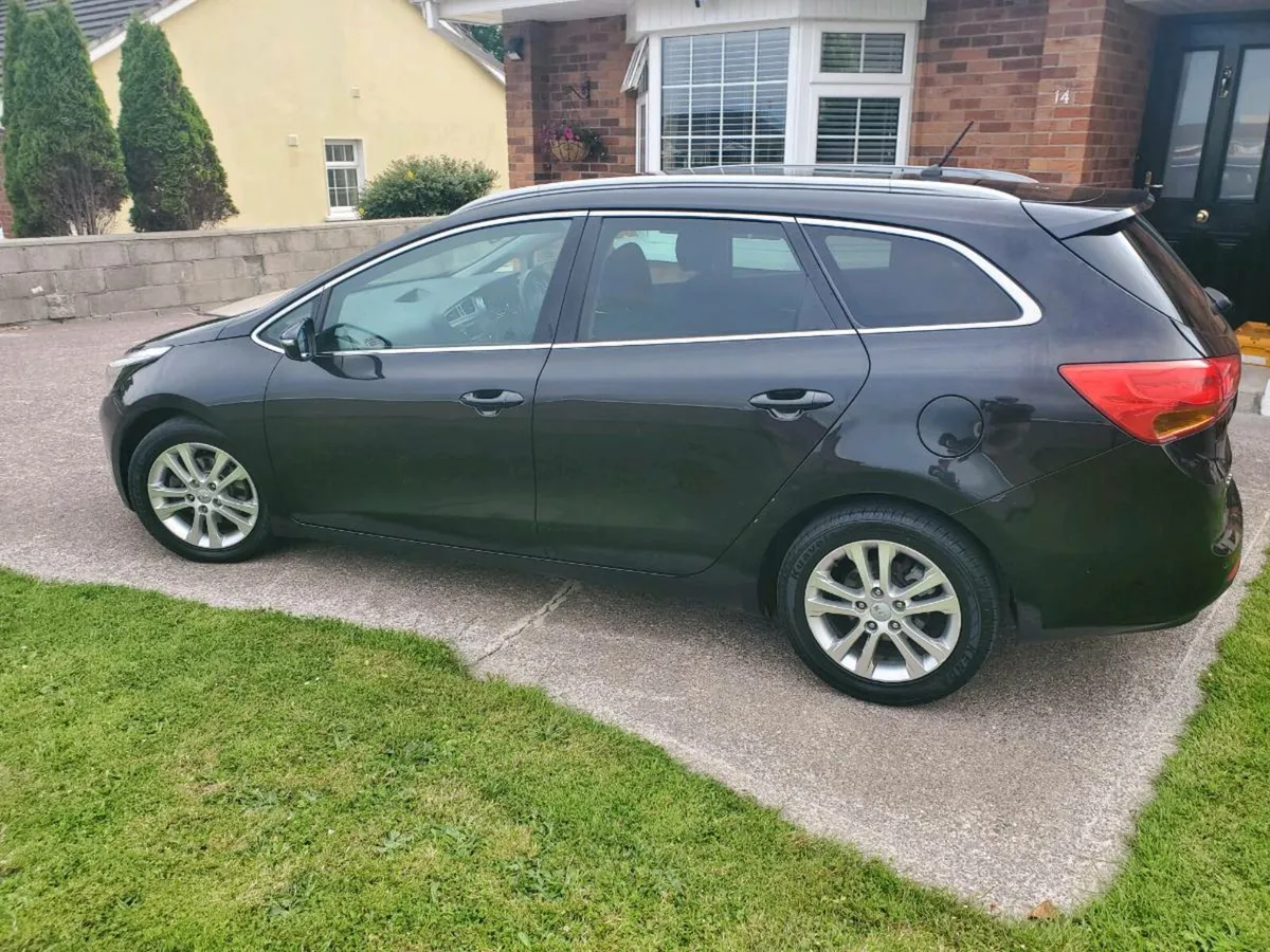 131 KIA CEED ESTATE DSL - Image 2