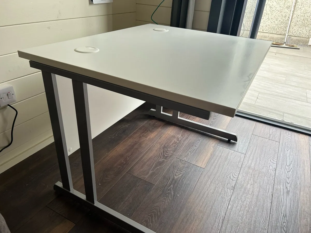 Desk - Image 3