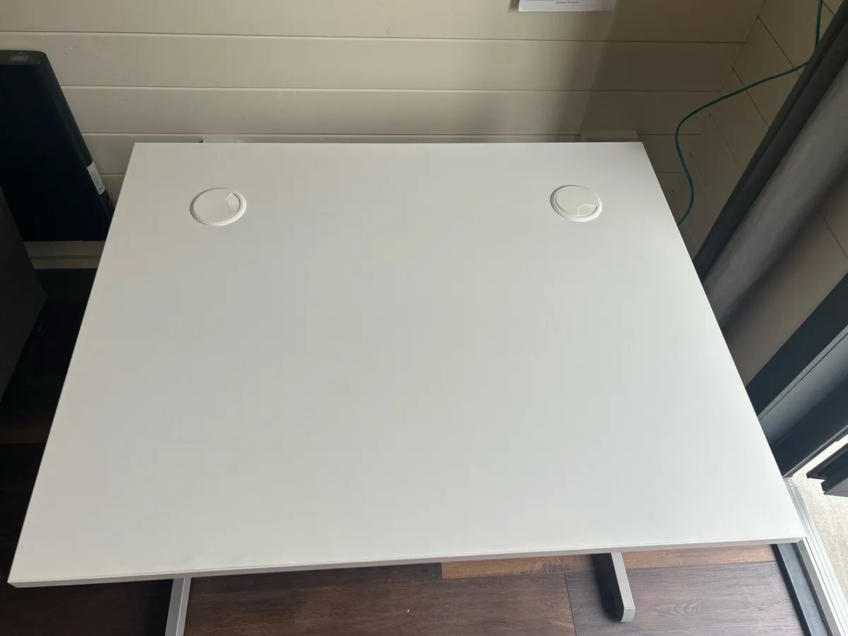 Desk - Image 4