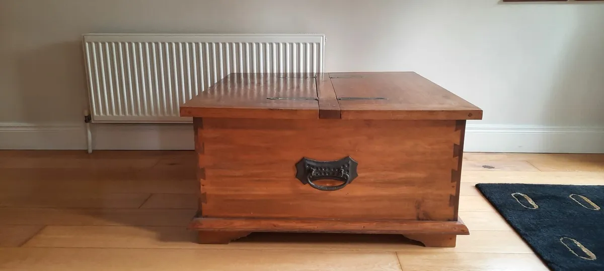 Coffee table/storage unit - Image 2