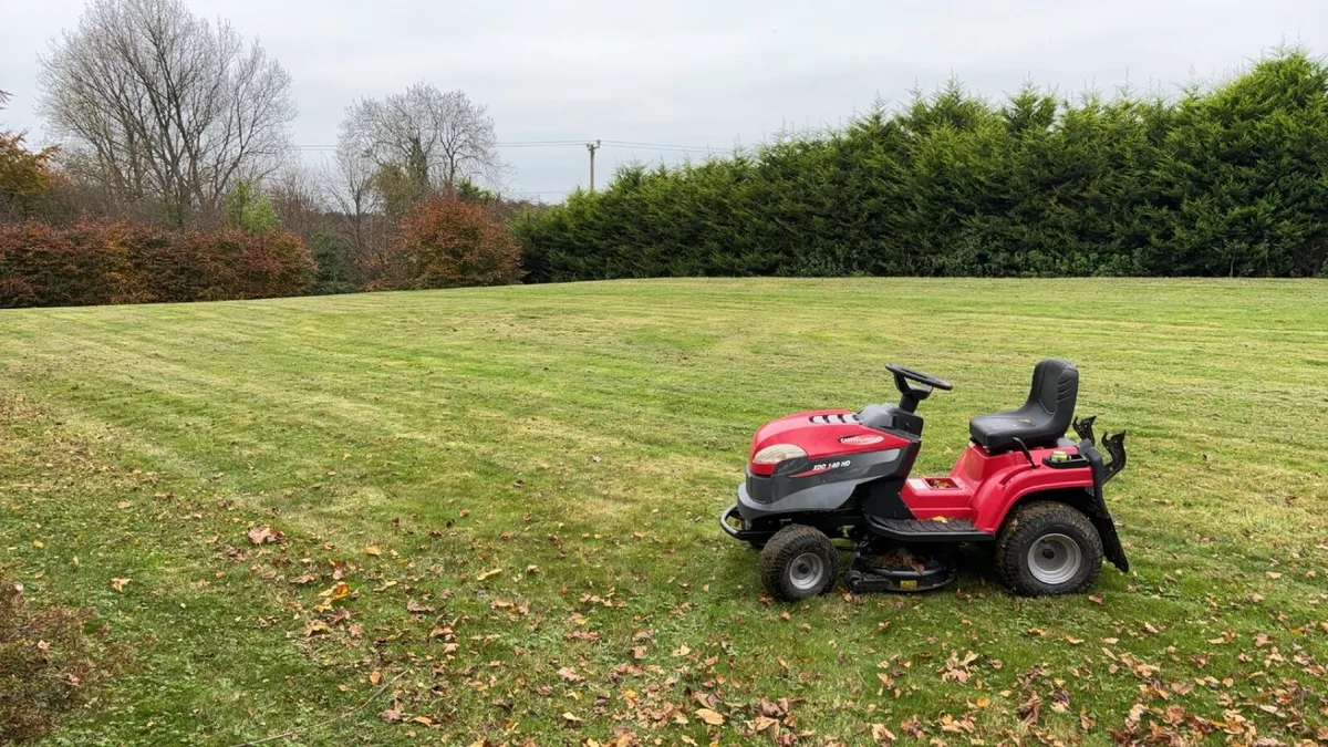 Castle garden ride on mower - Image 3