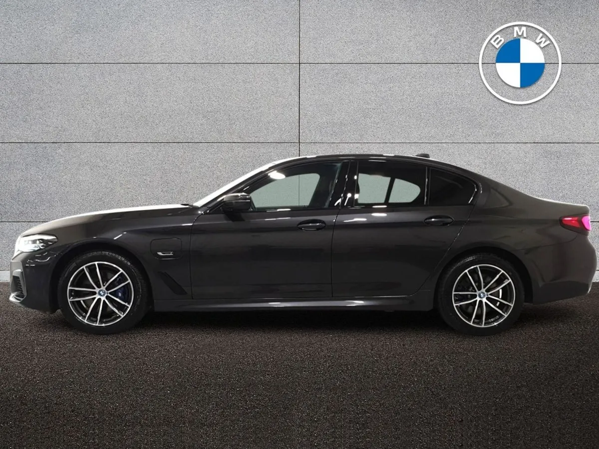 BMW 5 Series 530e M Sport Saloon - Image 4