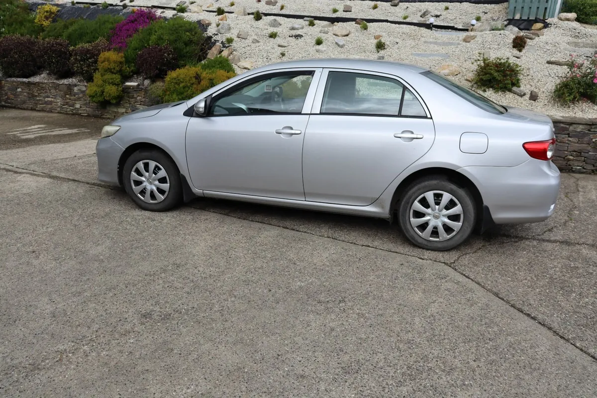 Toyota Corolla 2011 - Image 4