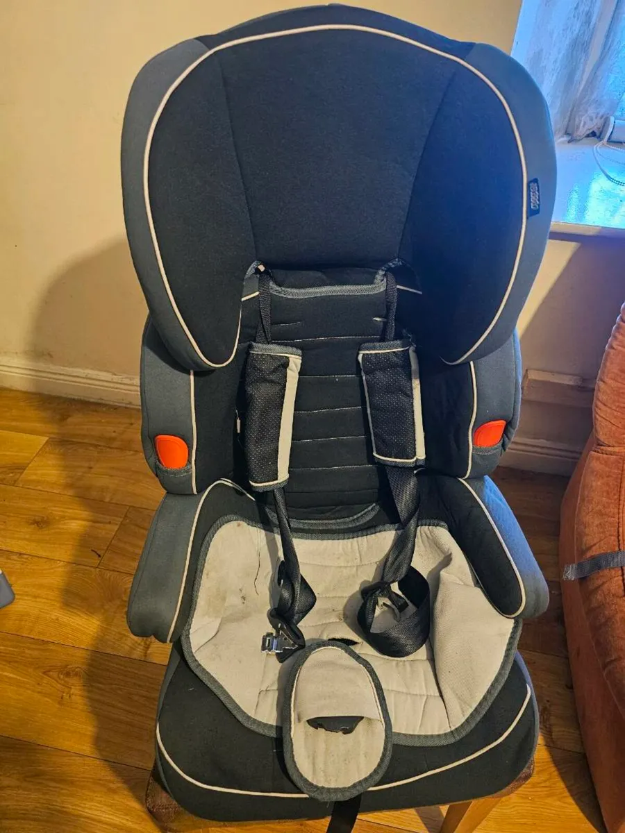 Car seat mamas and papas Free to collect - Image 1