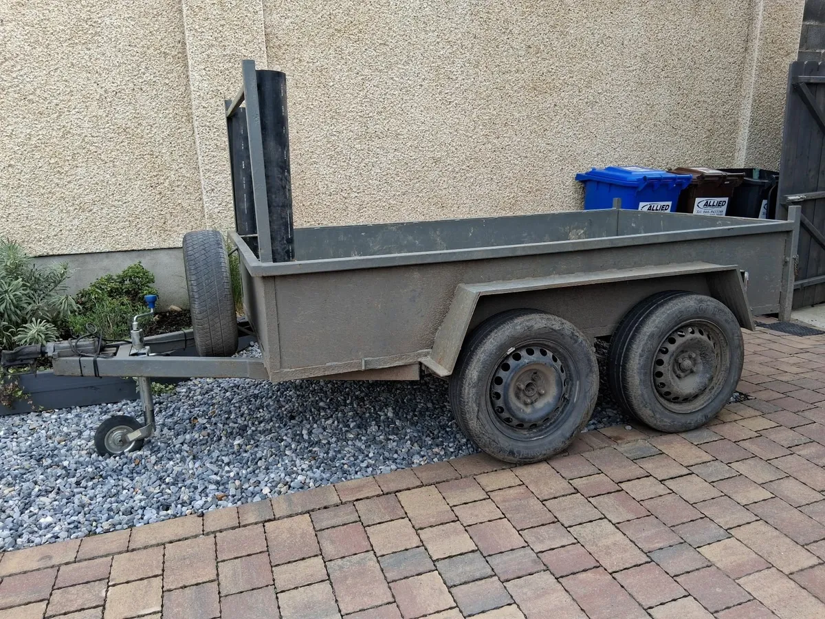 Trailer - Image 1
