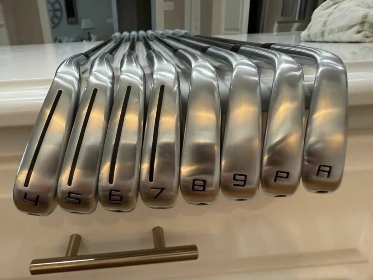 Mint TaylorMade P770 Irons 4-AW - Image 2