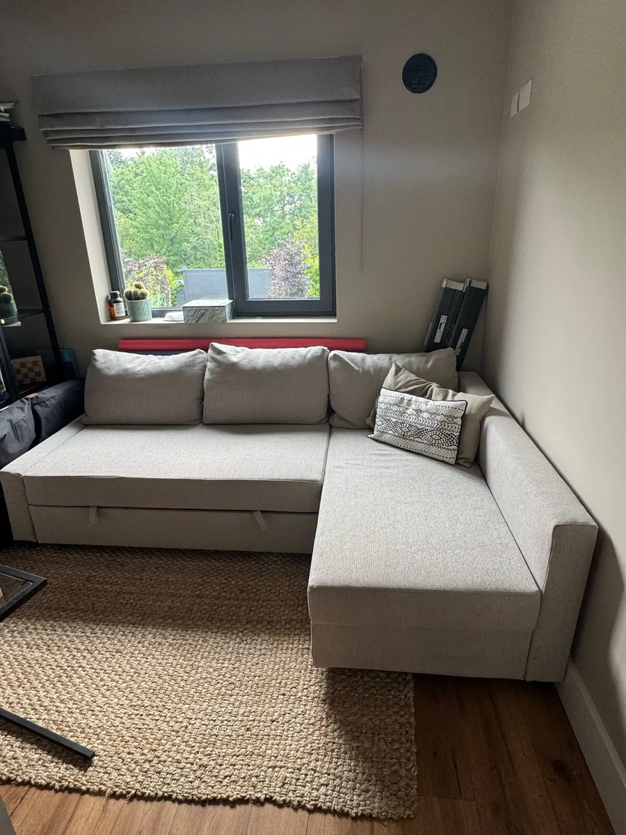 Corner 3 seater couch / sofa-bed firm with storage - Image 1
