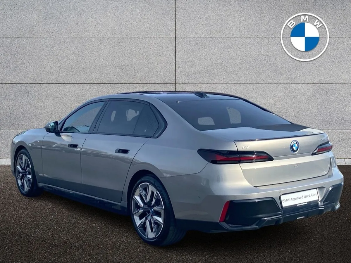 BMW i7 Xdrive60 M Sport - Image 3