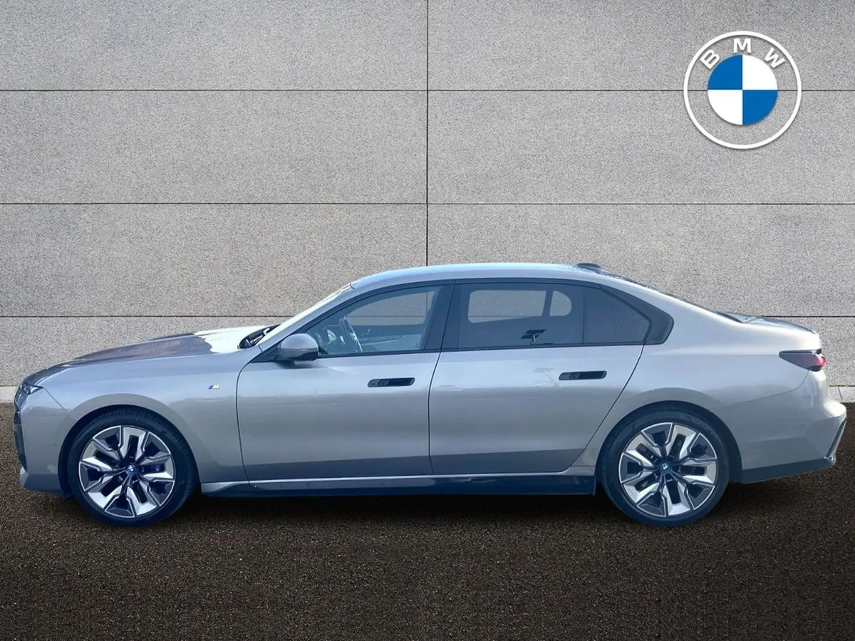 BMW i7 Xdrive60 M Sport - Image 4