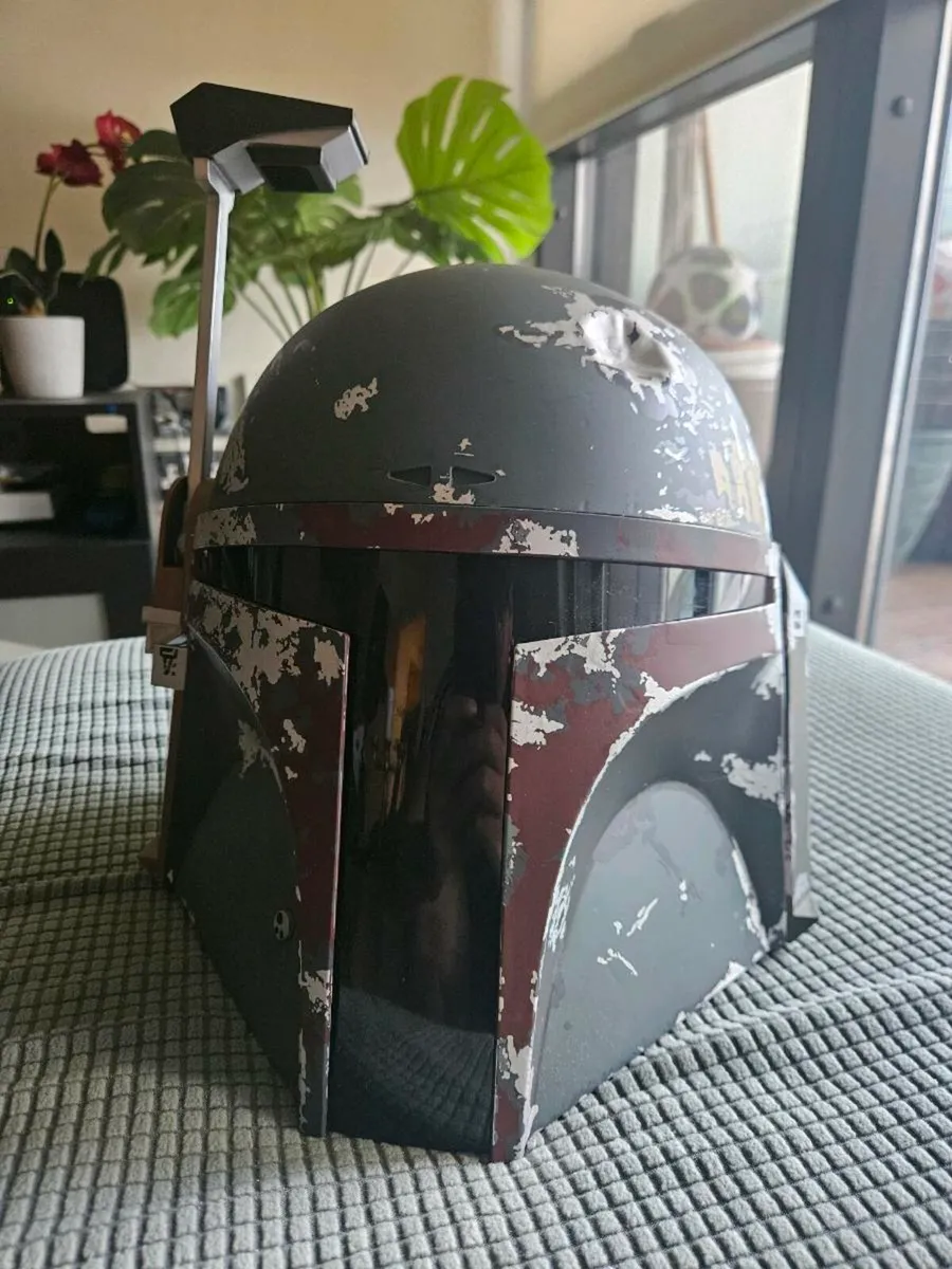 Boba fett black series helmet - Image 2