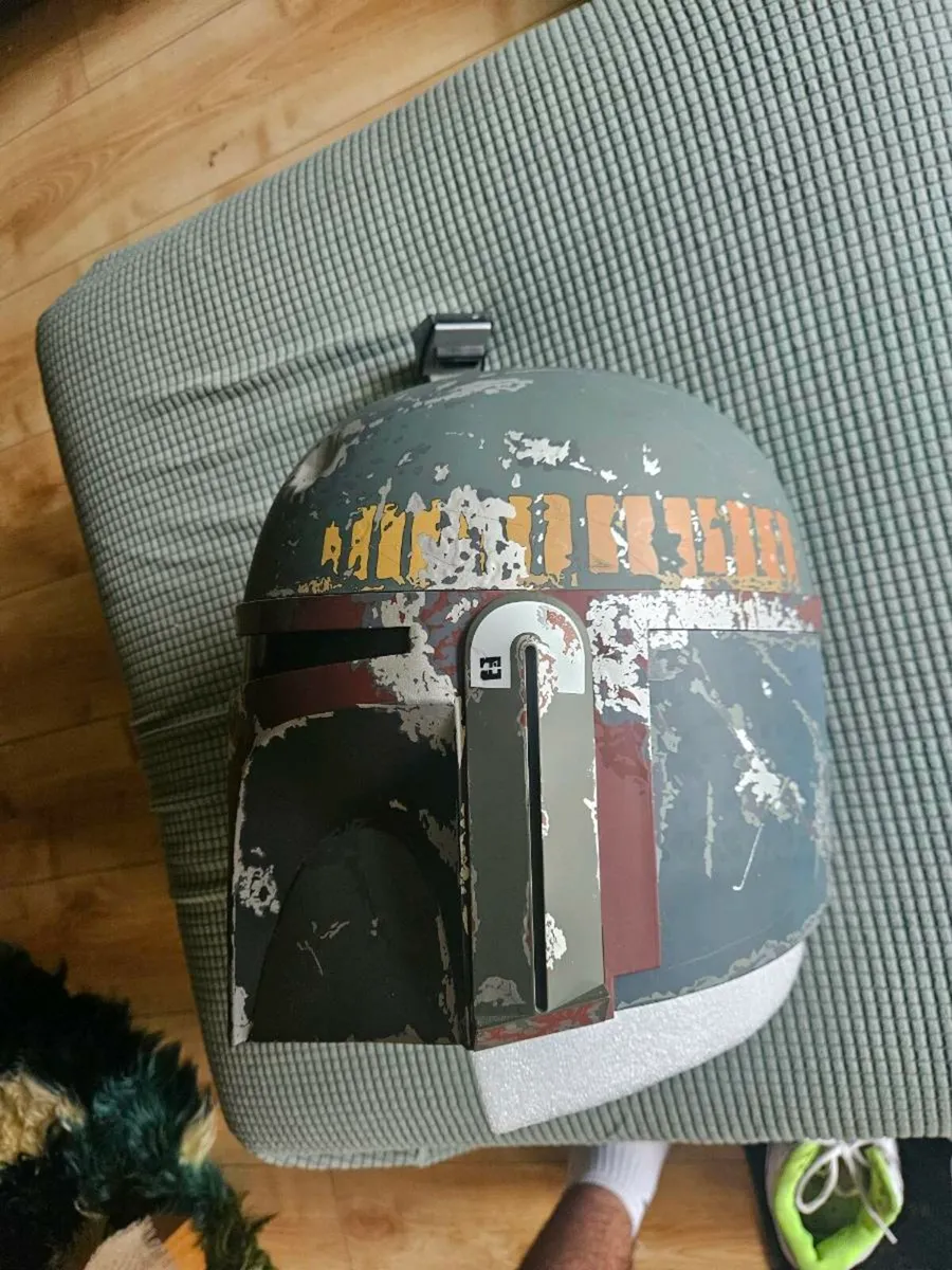Boba fett black series helmet - Image 3