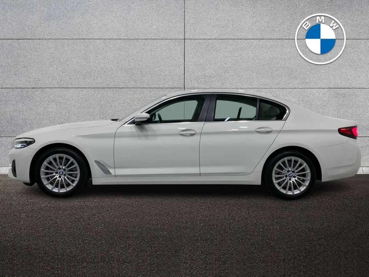 BMW 5 Series 520d SE Saloon - Image 4