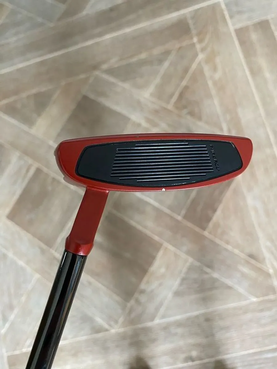 Taylormade Spider Tour Red 3 Putter - Image 4