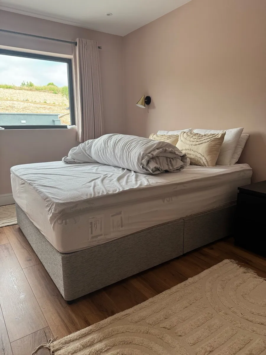 King size bedroom set - Image 1