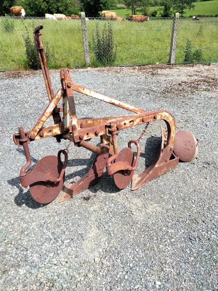 Ferguson 2 furrow plough - Image 1