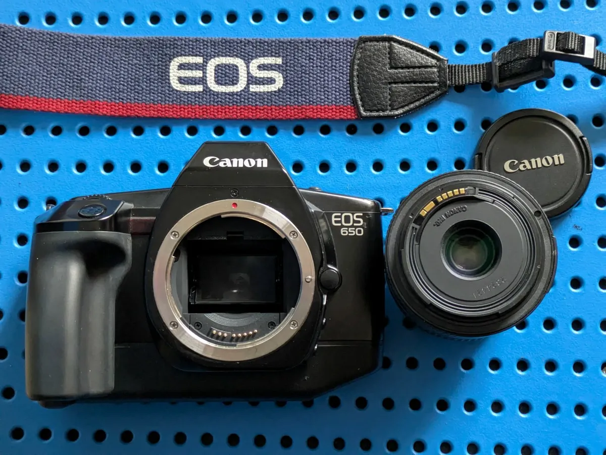 🎞️ Canon EOS 650 Autofocus film SLR +35-80 lens - Image 3