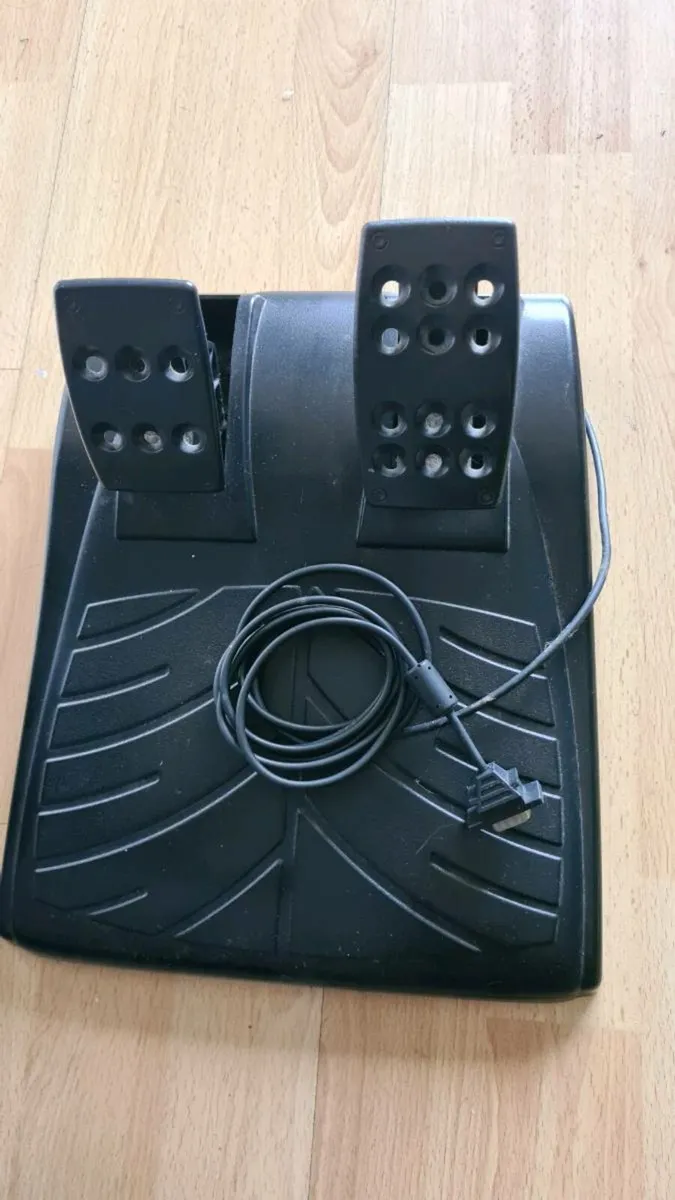 Logitech Driving Force GT Wheel and Pedals - Image 3