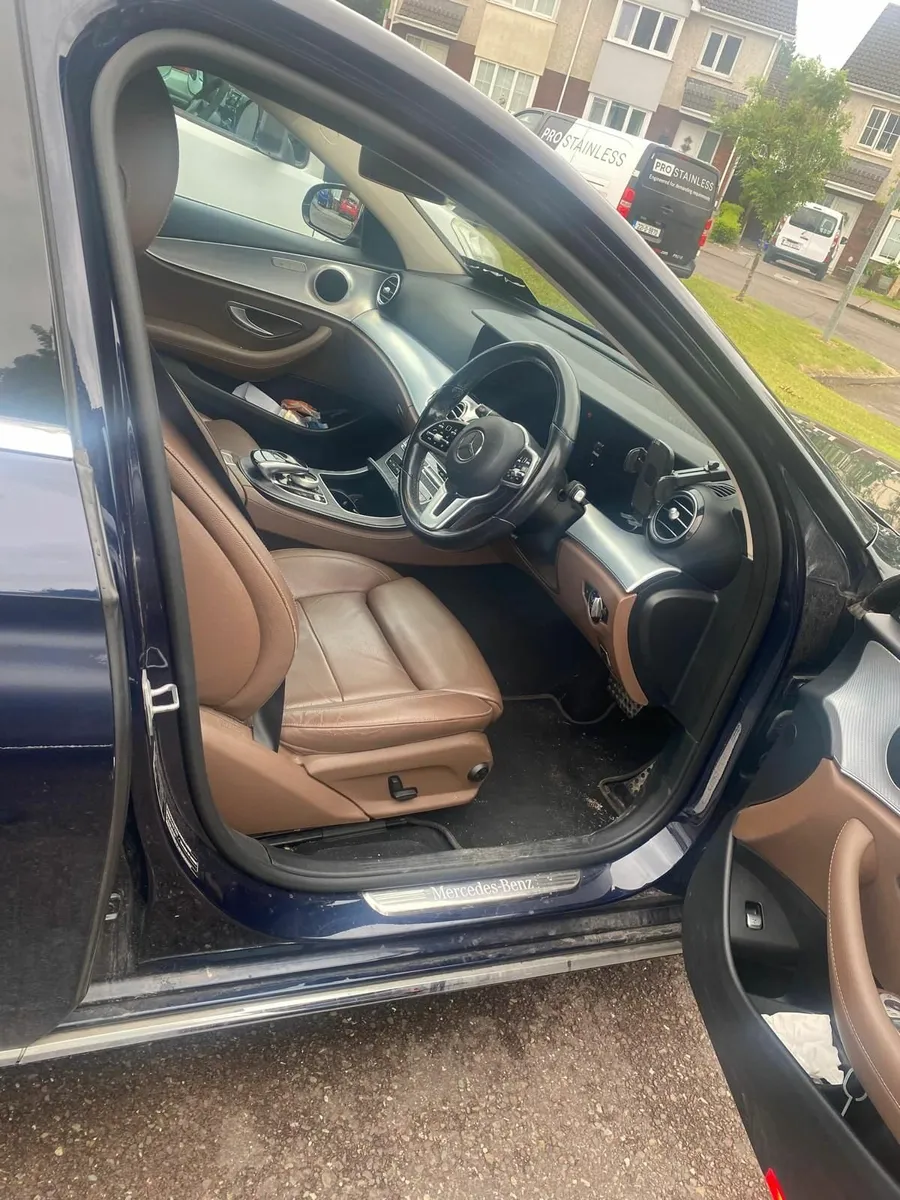 Mercedes-Benz E-Class 2019 - Image 2