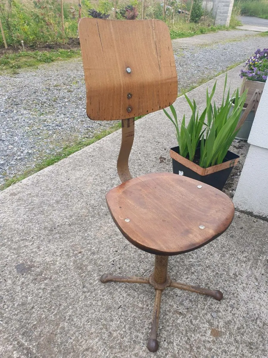 Industrial chair stamped HG - Image 2