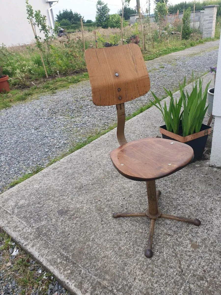 Industrial chair stamped HG - Image 3