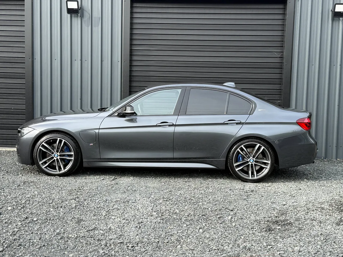 182 BMW 3-Series Shadow Edition - Image 3