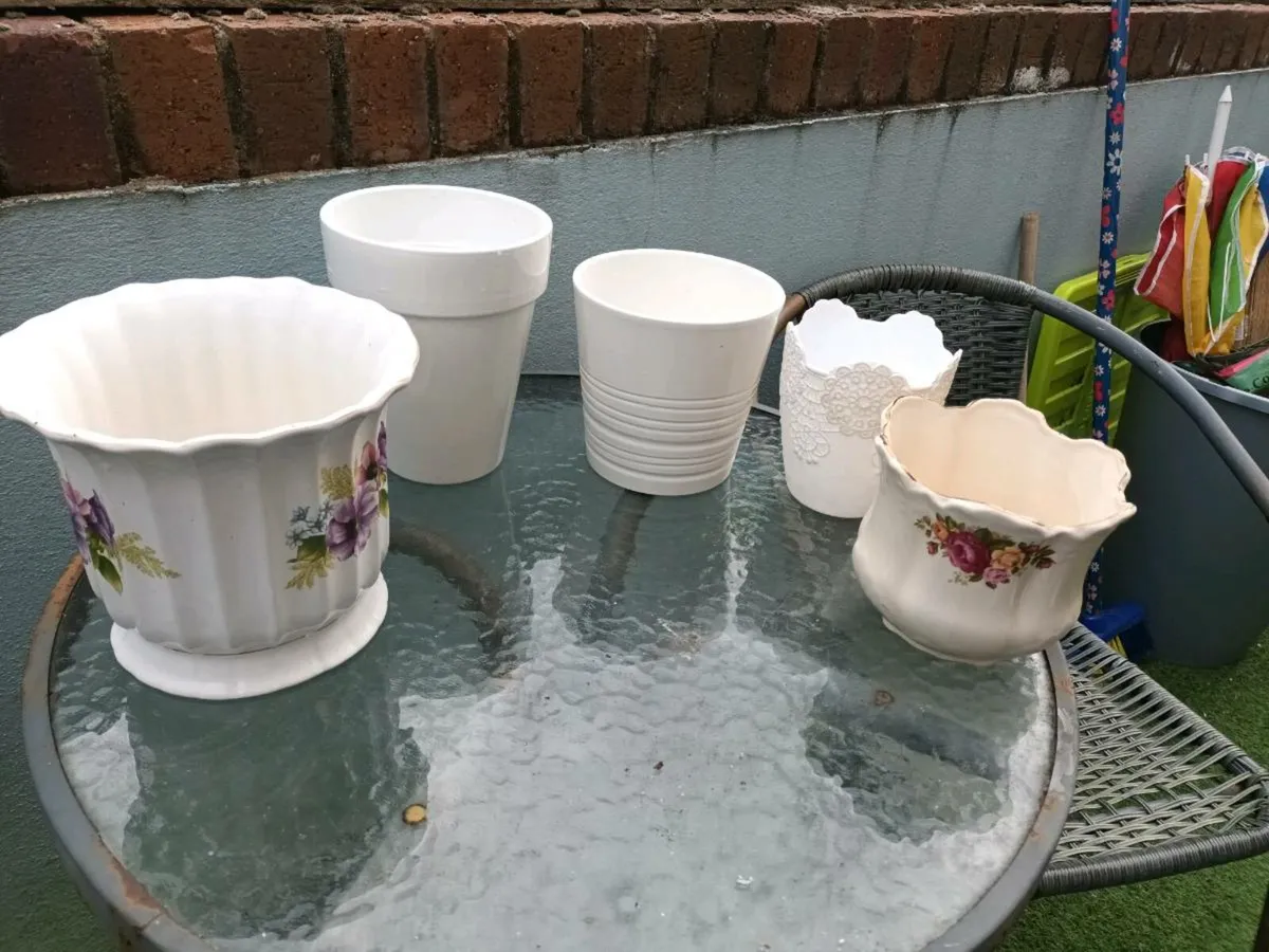 Flower pots