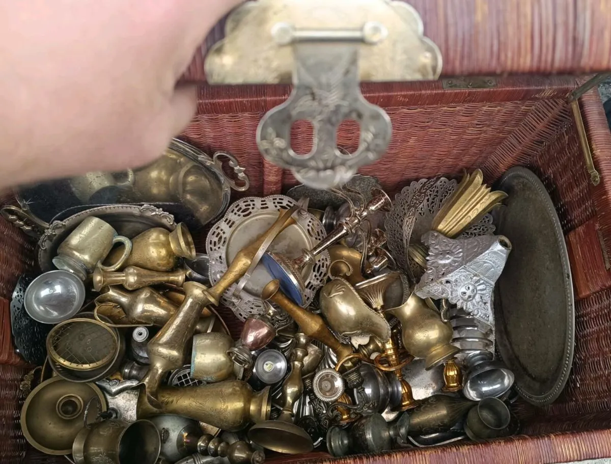 Chest of Metalware - Image 4