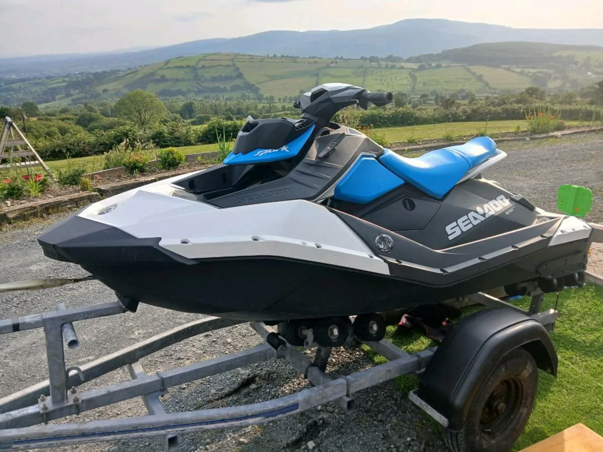 SEADOO SPARK 2018 47HRS JETSKI - Image 3