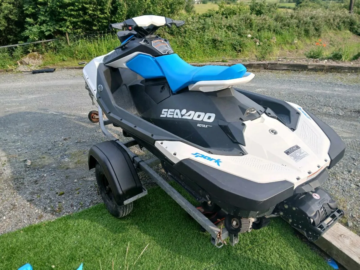 SEADOO SPARK 2018 47HRS JETSKI - Image 4