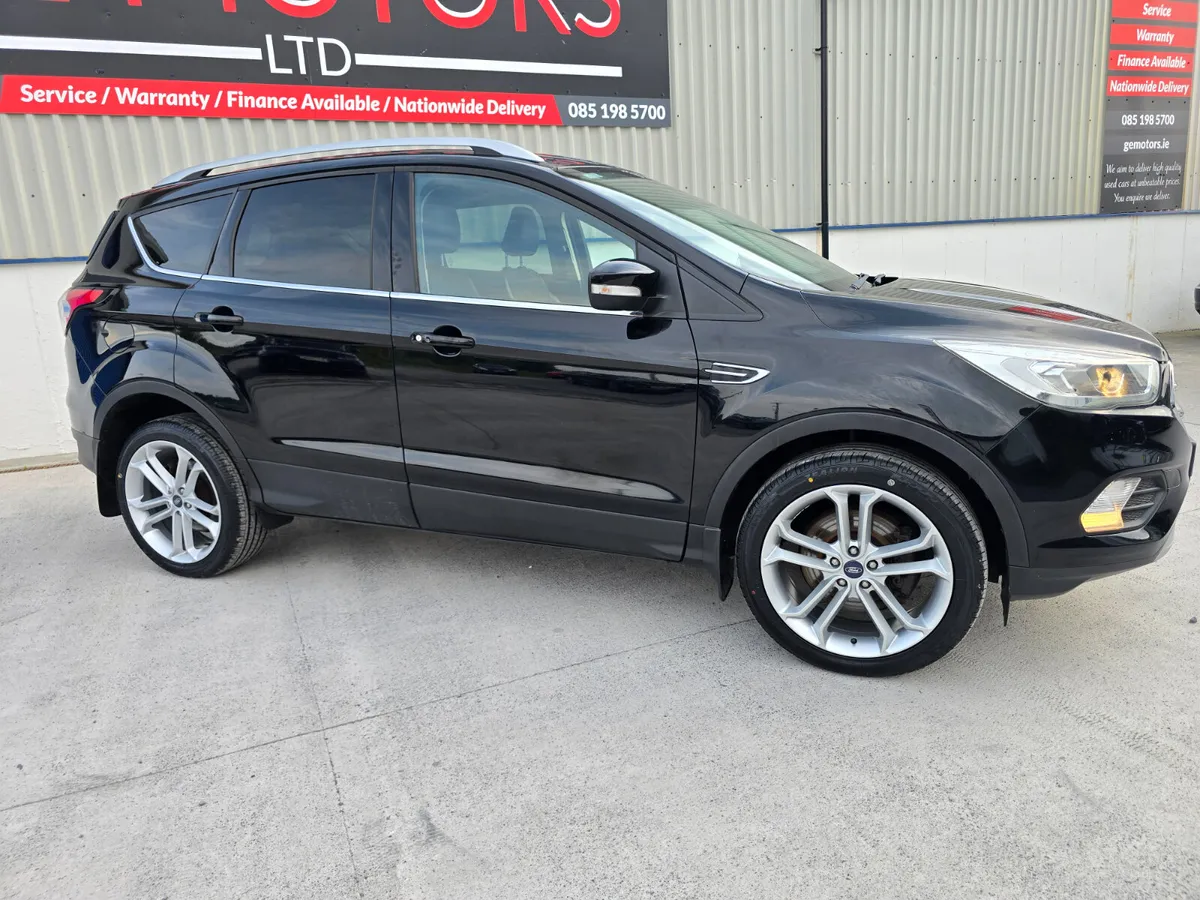 2018 FORD KUGA TITANIUM MODEL LOW MILAGE - Image 3