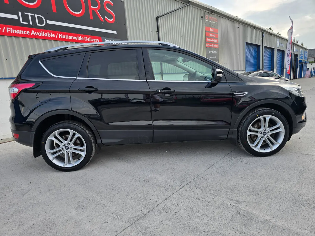2018 FORD KUGA TITANIUM MODEL LOW MILAGE - Image 4