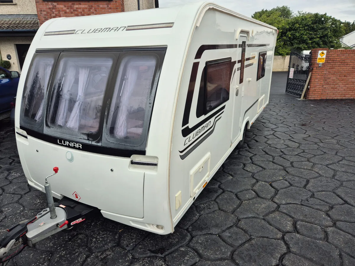 2016 Fixed Bed Lunar  Clubman SE  Motor Movers - Image 1