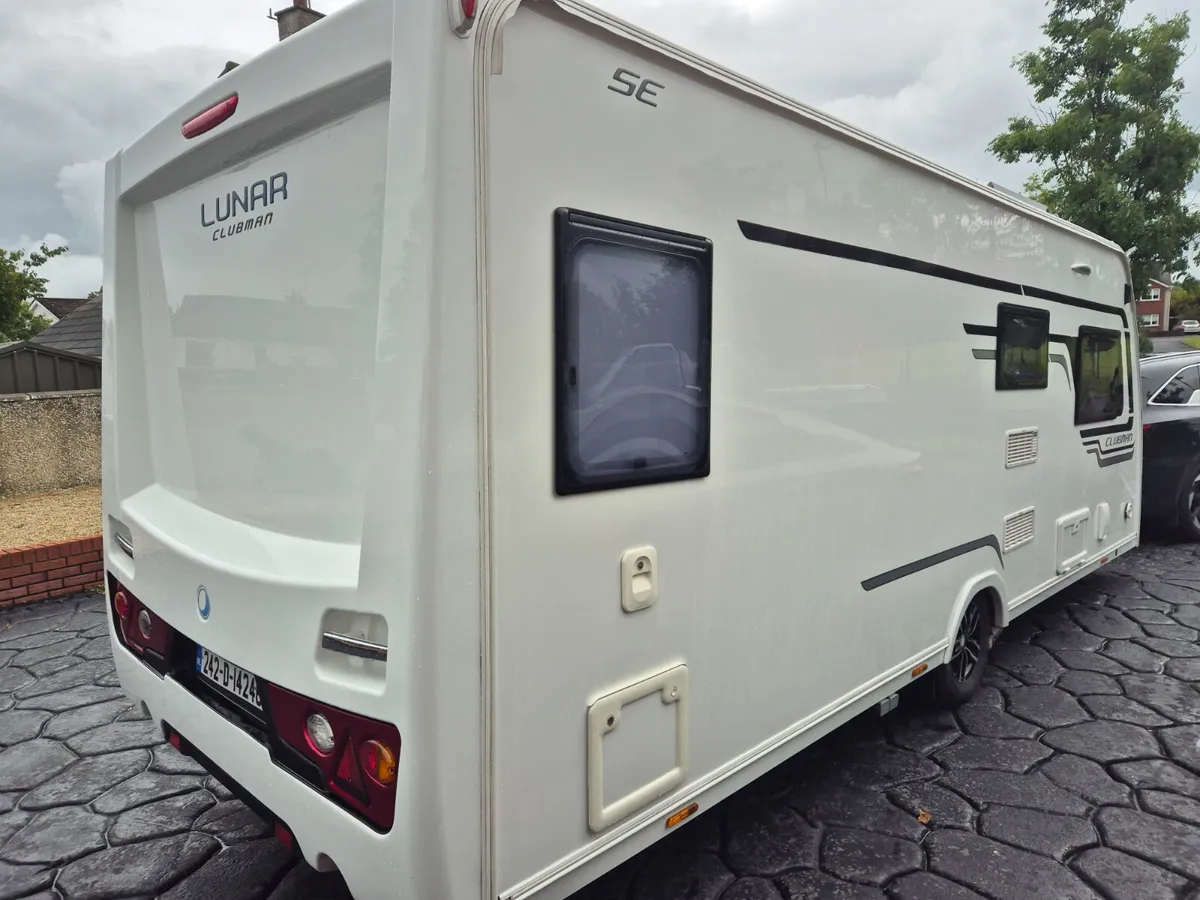 2016 Fixed Bed Lunar  Clubman SE  Motor Movers - Image 3