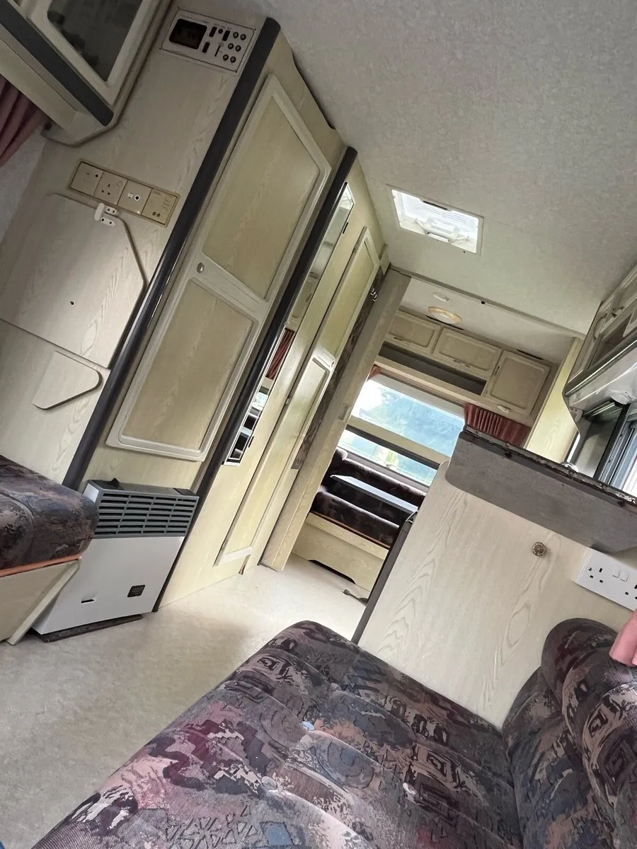 Caravan 5/6 berth - Image 3